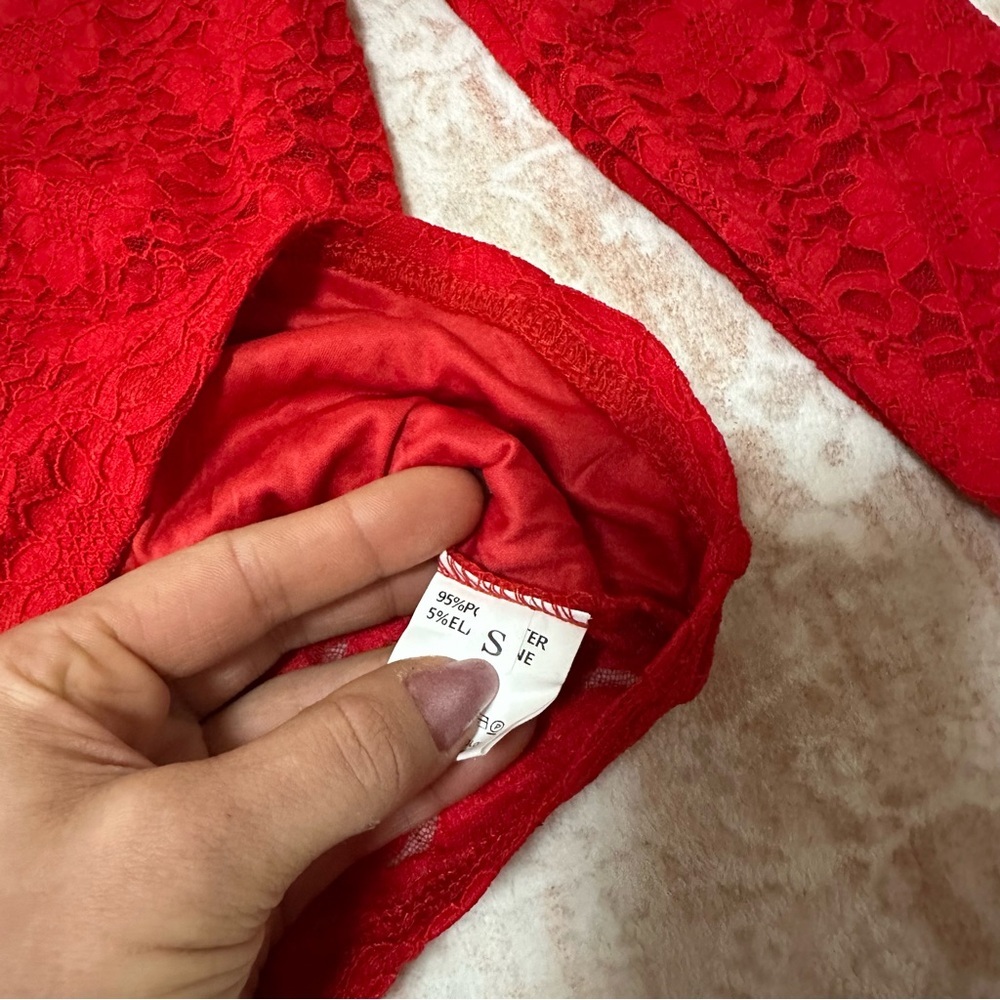Red Lace Off The Shoulder Long Sleeve Top - Picture 5 of 8